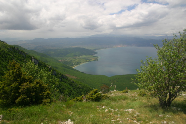 horské jezero Ohrid na jihozápadě Makedonie